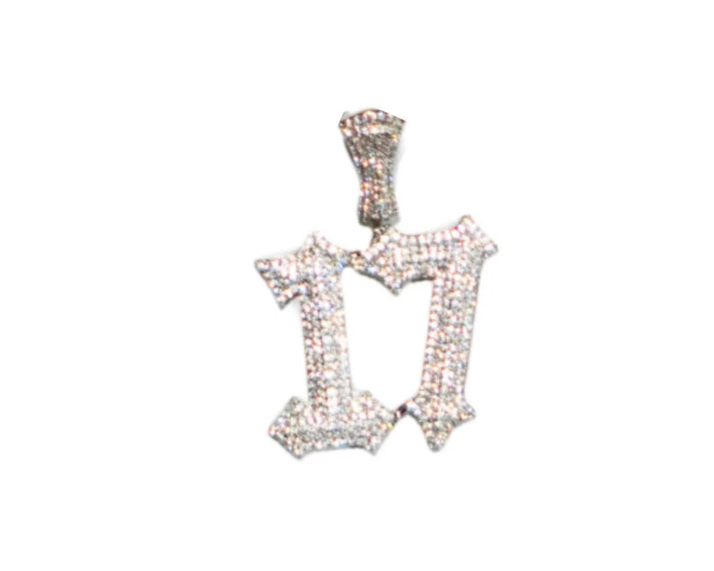 Colgante “17” color Silver