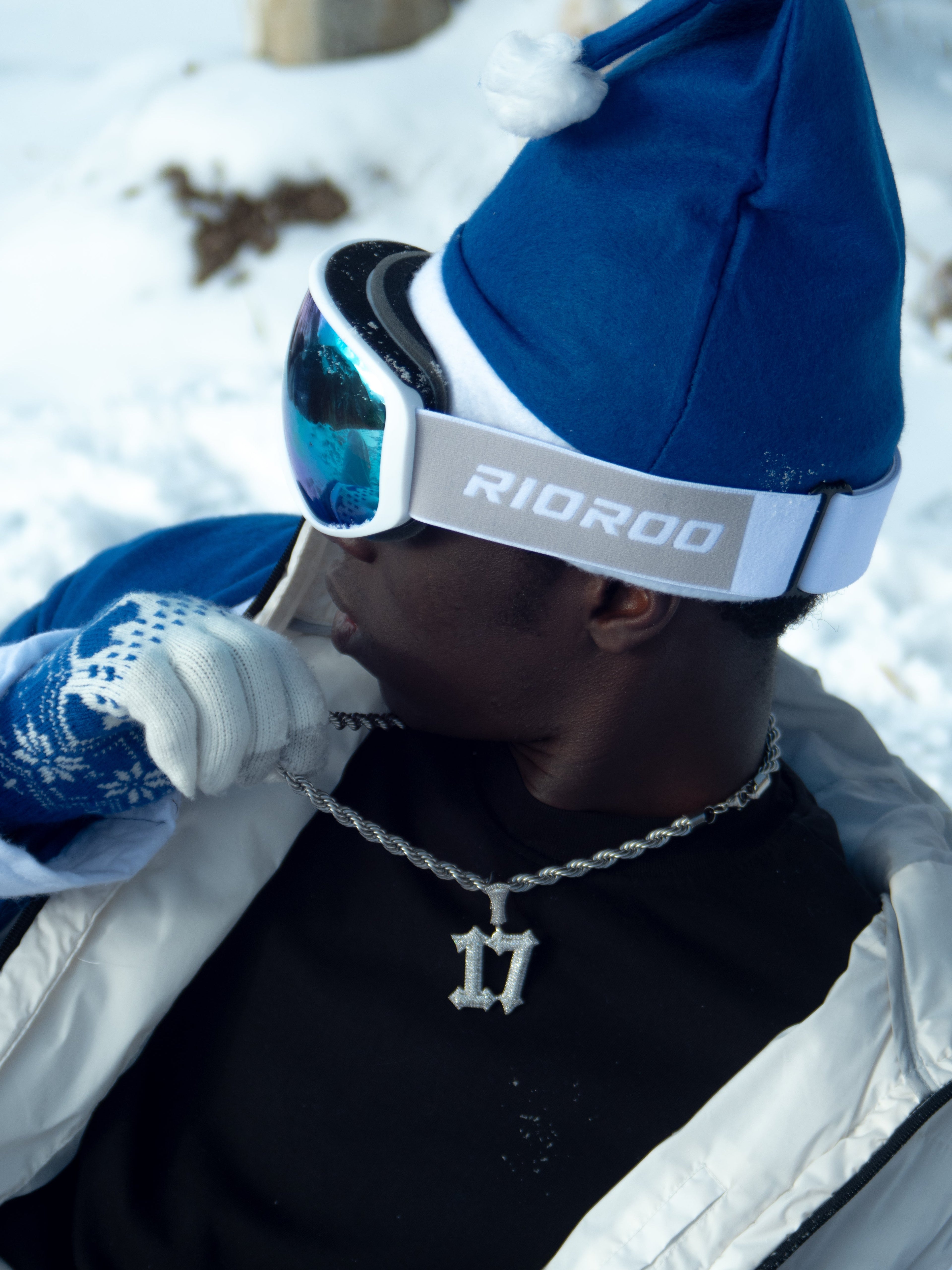 Colgante “17” color Silver